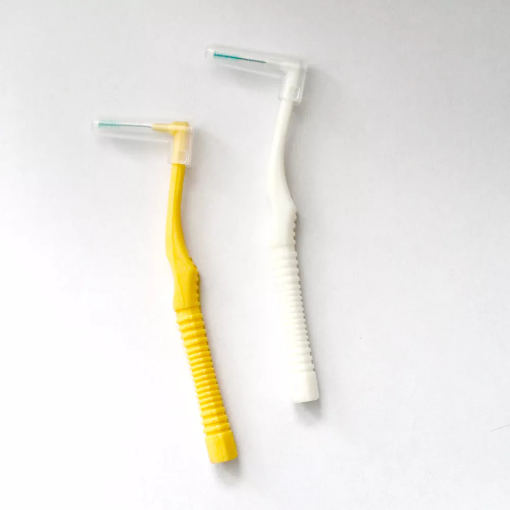 Escova interdental de cerdas macias
